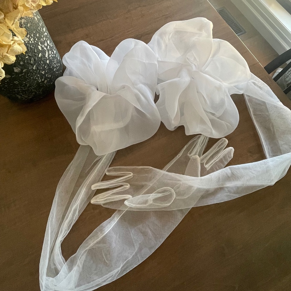 Bridal long lace gloves / sleeves with puff tulle detail